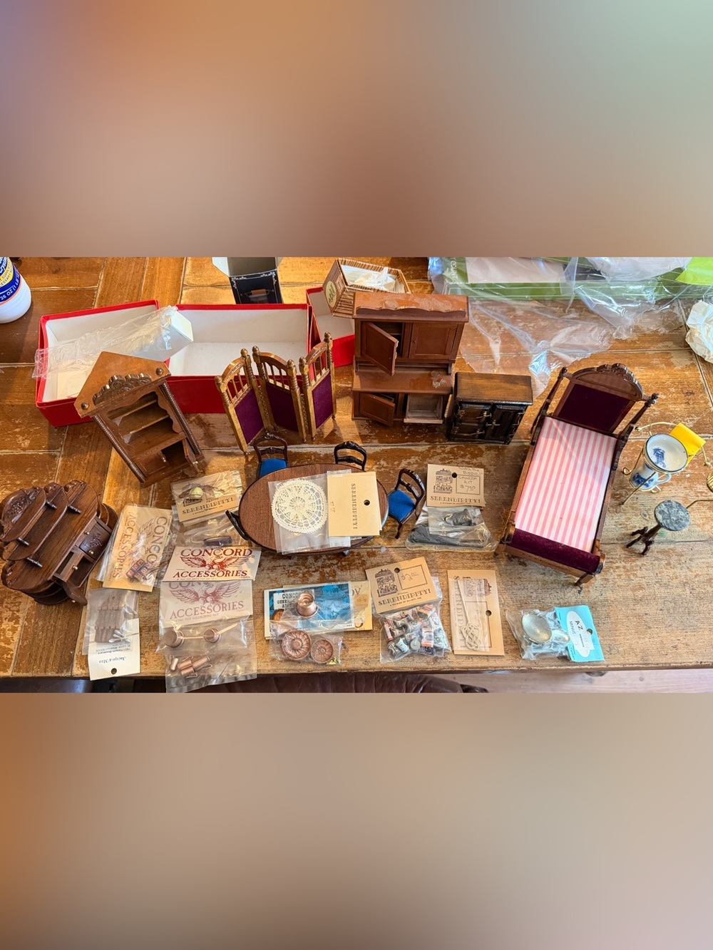 Vtg  Dollhouse Furniture Bedroom/Dining Set